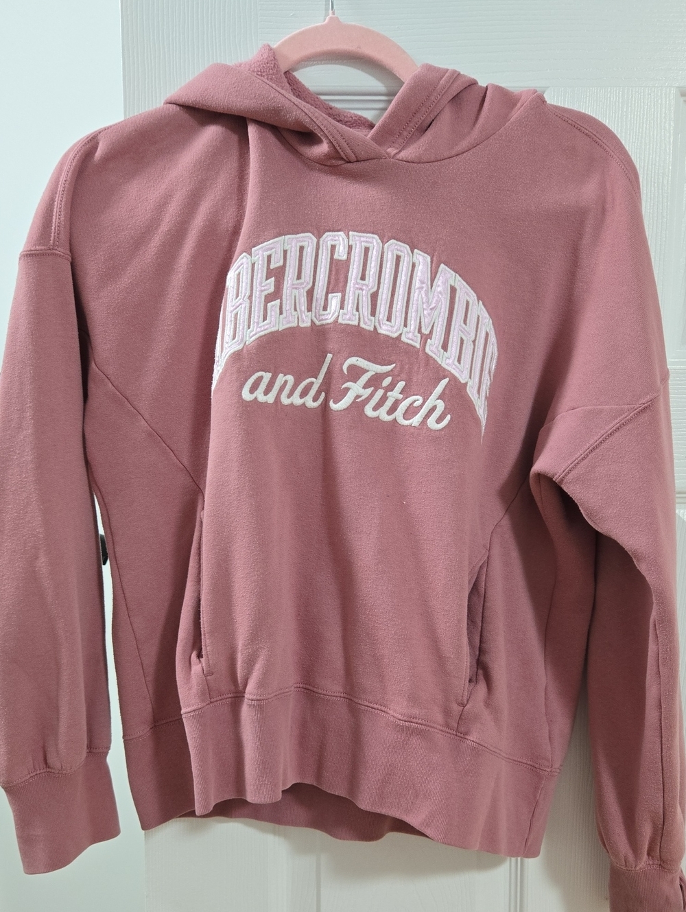 Abercrombie & Fitch Women's/girls Dusty Rose Pullover Hoodie Sweater. Size 15/16